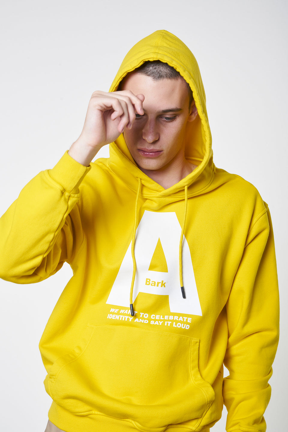 Felpa con cappuccio lettera "A"