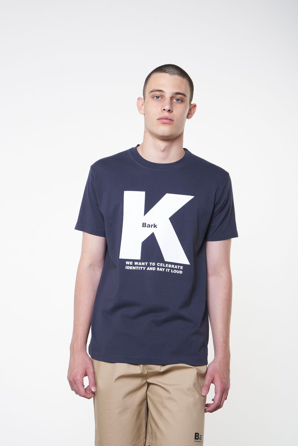 T-shirt con lettera K