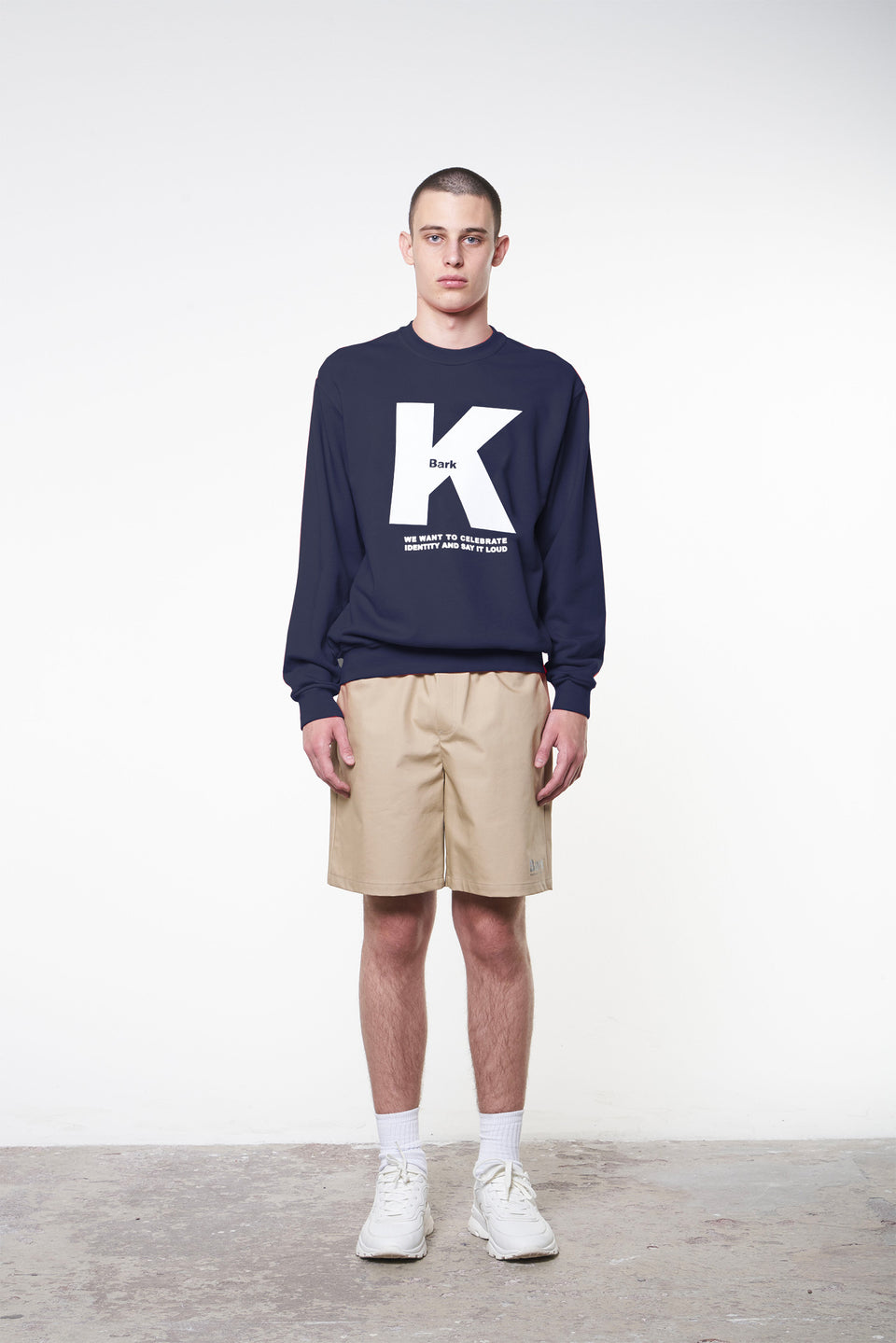 Felpa girocollo lettera "K"
